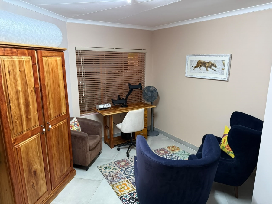 4 Bedroom Property for Sale in Fraaiuitsig Western Cape